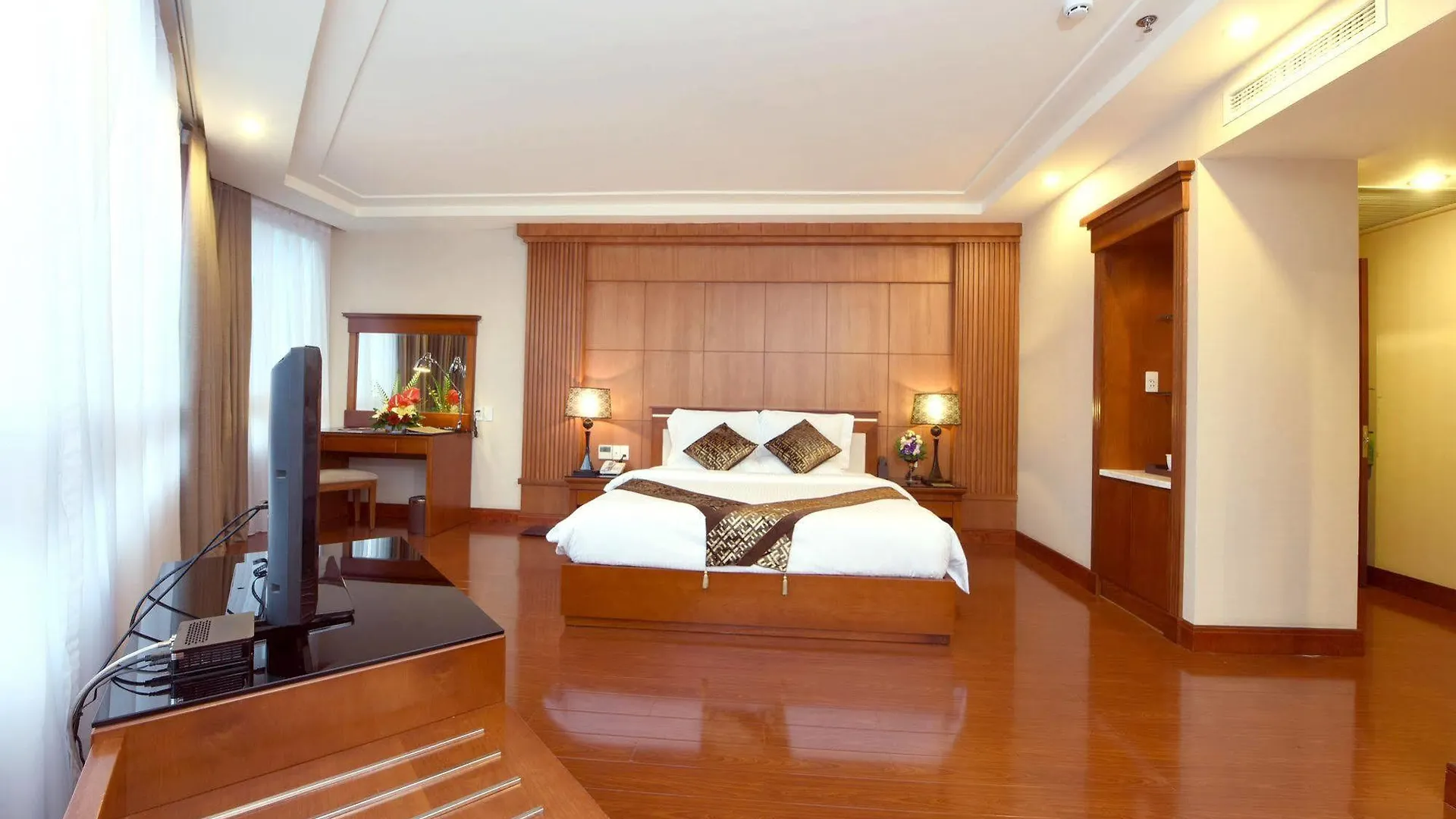 Nhat Ha L'Opera Hotel Ho Chi Minh City 4*,  Vietnam