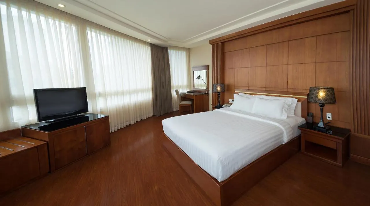 Nhat Ha L'Opera Hotel Ho Chi Minh City